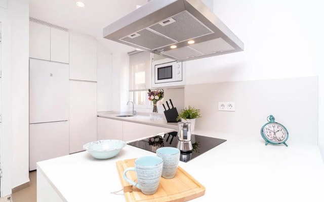 Smiling Apartment Near Puerta del Sol by Batuecas