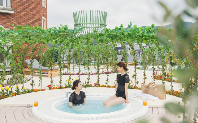 ROYAL CHESTER NAGASAKI hotel & retreat