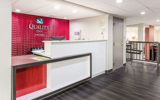 Farragut Inn & Suites