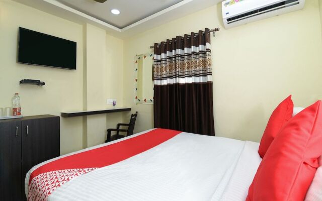 OYO 28367 Akshaya Grand