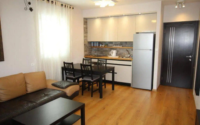 Royal Apartments , Blvd Nitza 8