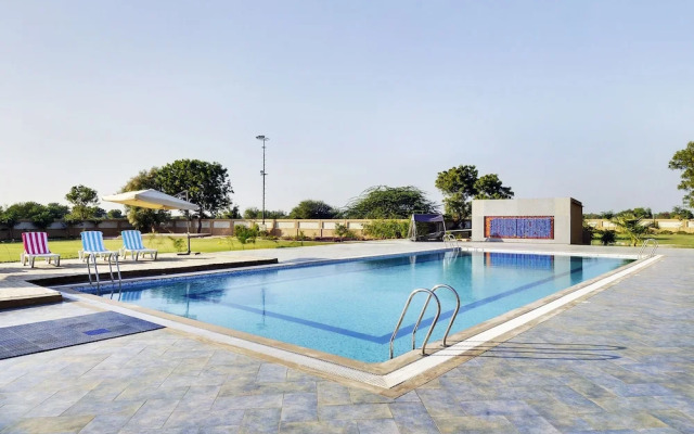Aarohi Starz Club & Spa