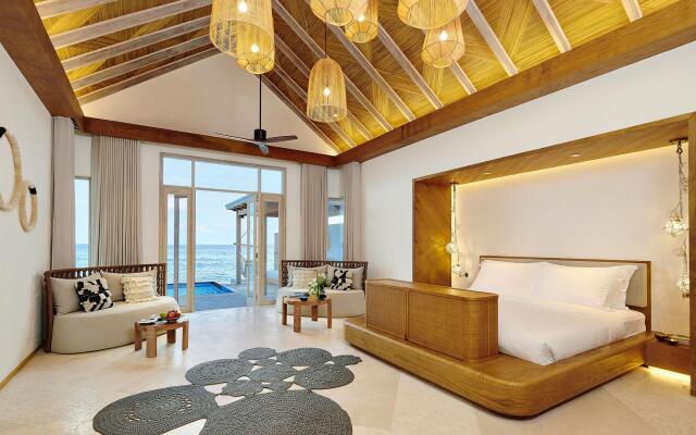 Fairmont Maldives, Sirru Fen Fushi