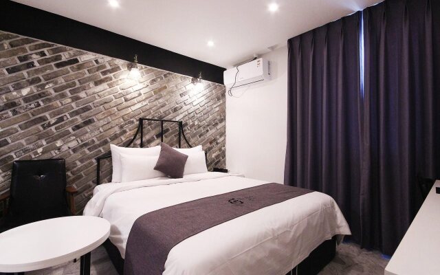 Gray Motel