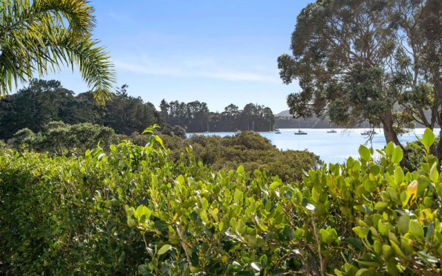 Ota Point Paradise - Whangaroa Holiday Home