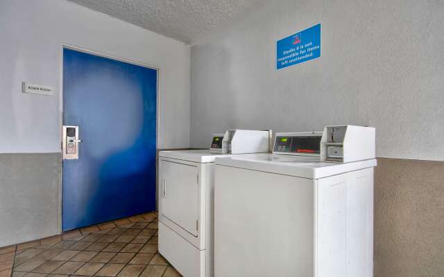 Studio 6 Suites – San Bernardino, CA