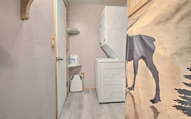 'wandering Elk' Cabin Retreat w/ Golf Access!