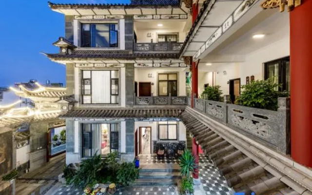 Hongyou Homestay (Dali Chongsheng Temple San Ta Branch)
