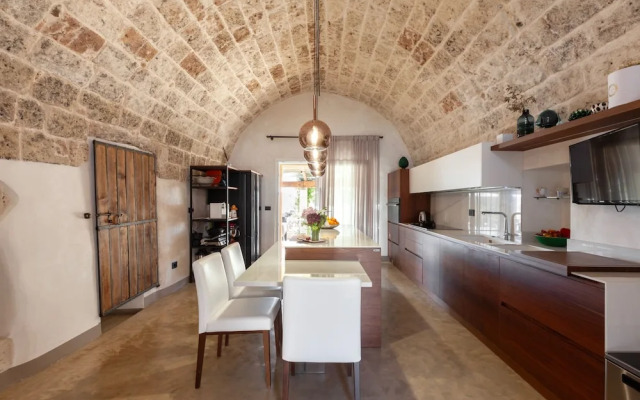 Masseria Misocampo With Garden And Pool