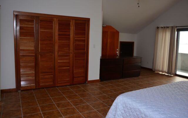 Casas de la Caye Villas