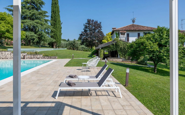 Luxury Estate on the Hills of Lake Garda