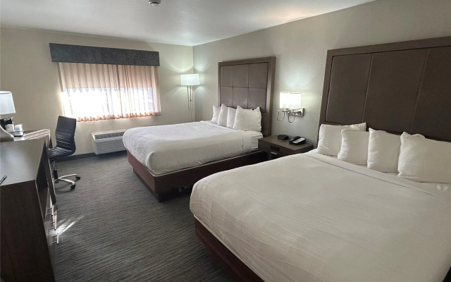 Best Western Plus Paper Valley Hotel