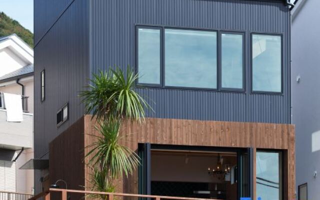 Minami Hayama Seaside Cabin