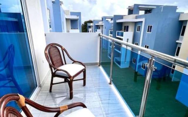 Amazing apartment in thecity 30mins from the beach