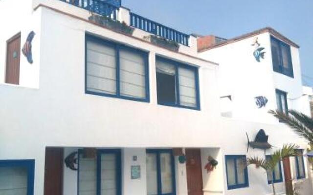 Hostal Los Delfines San Bartolo
