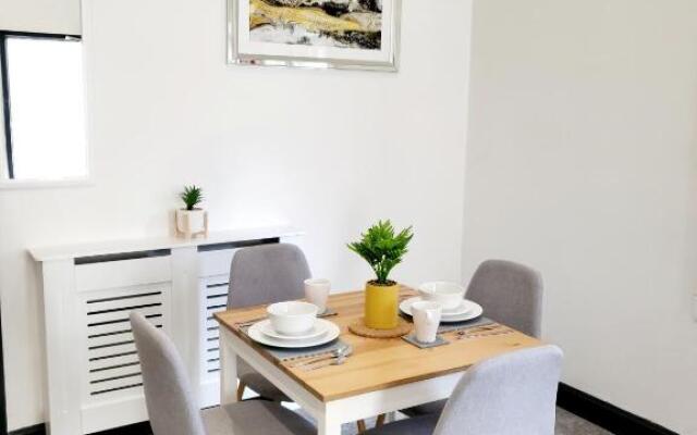 Central 2bed Apartment w/parking