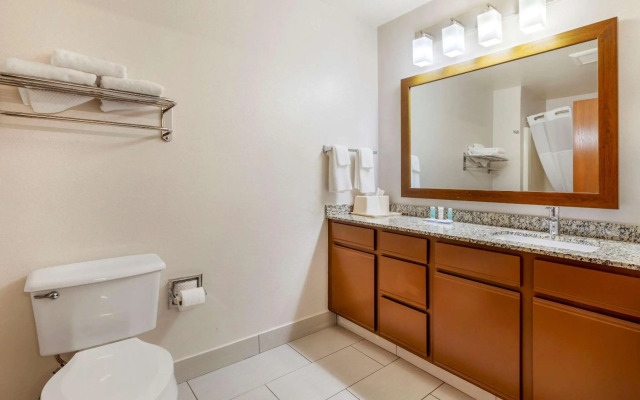 MainStay Suites Dubuque at Hwy 20