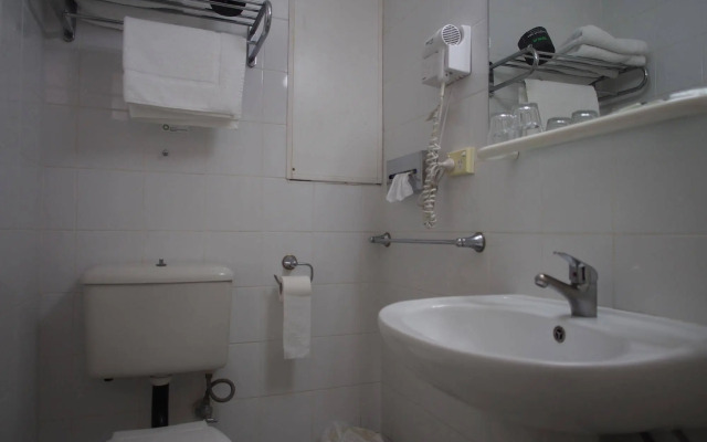 Edgecliff Lodge Motel