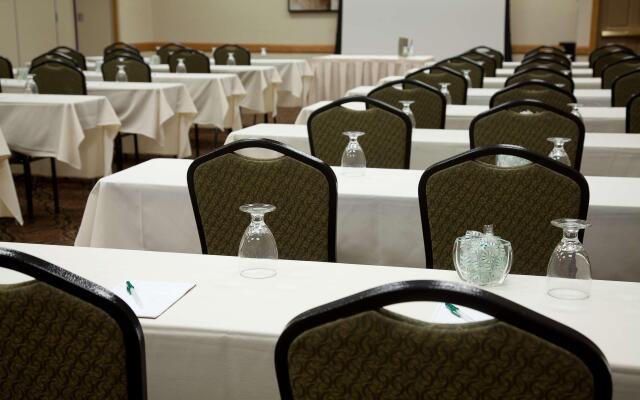 Country Inn & Suites by Radisson, Mankato Hotel and Conference Center, MN