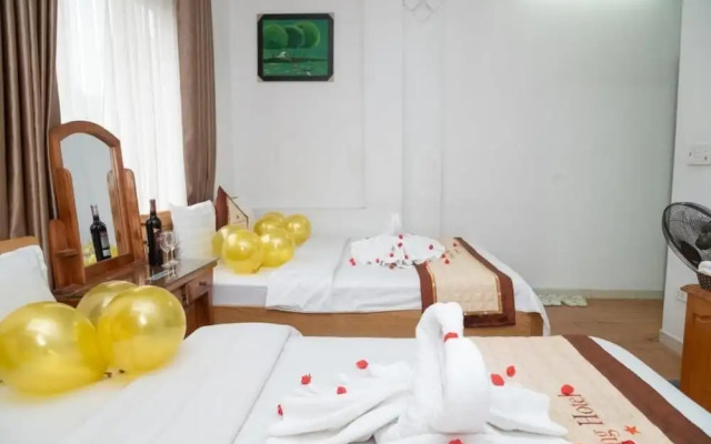 Phuong Dong Hotel Cau Giay -by BayLuxury