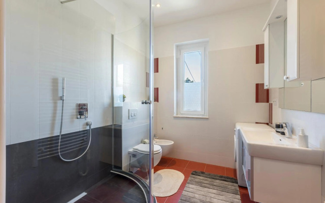 Ferula, 3 bedroom apartment near beach Bačvice