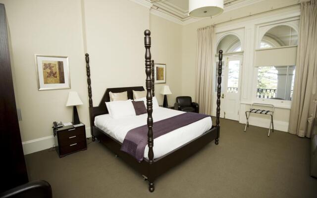 Largs Pier Hotel Motel