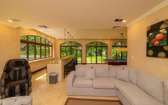 - Casa Zafiro 7 Bedrooms Private Pool