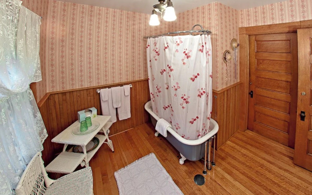 The Jeweled Turret Inn