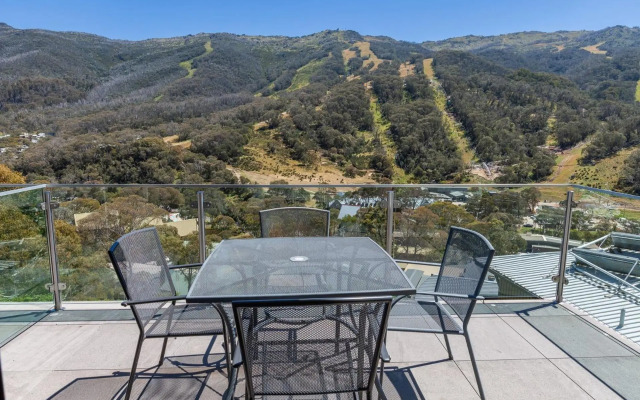 Lantern 1 Bedroom Balcony with Village and Mountain View