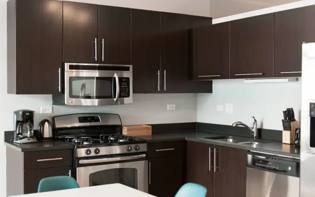 Artsy 2BR in Lincoln Park by Sonder