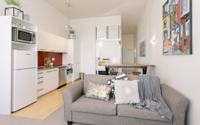 TOWNY - Penthouse with Carpark - 2 Bedrooms