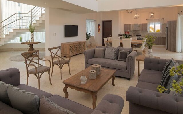 Luxury Villas - Mandatory All-Inclusive