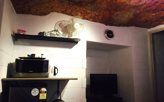 The Lookout Cave Underground Motel