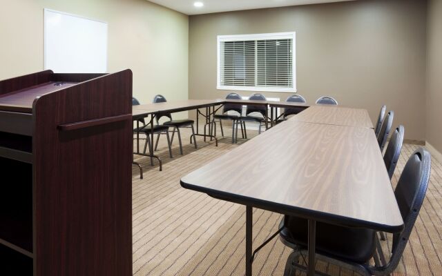 Holiday Inn Express Devils Lake by IHG