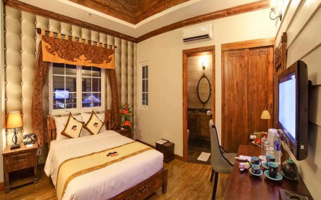 Seventeen Saloon Hotel