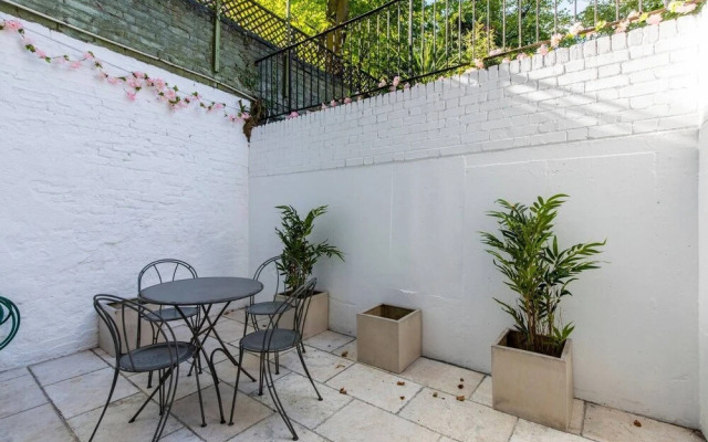 Fantastic 3 Bed Apartment In Earls Court