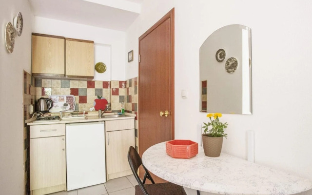 Sleek Studio Flat With Balcony Near Beach in Tivat