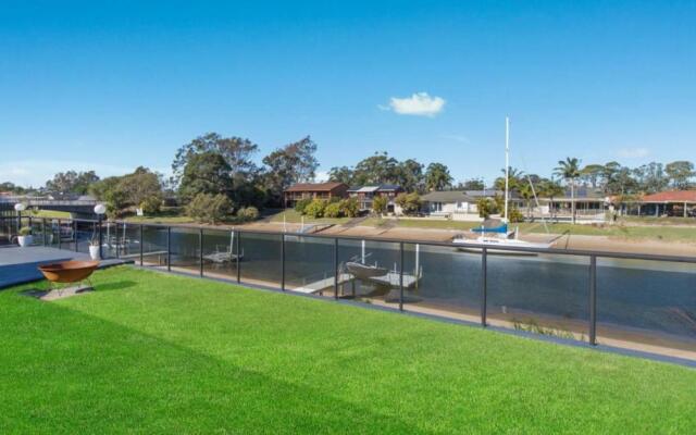 Francisco Waterfront At Port