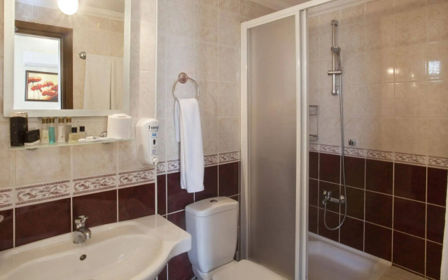 Triana Hotel