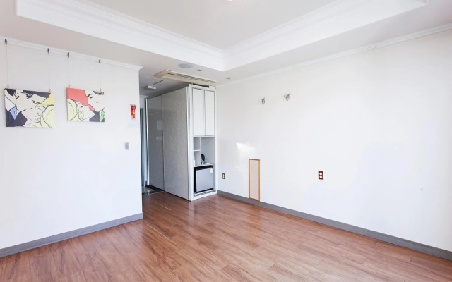 Bay Condo Hotel Tongyeong
