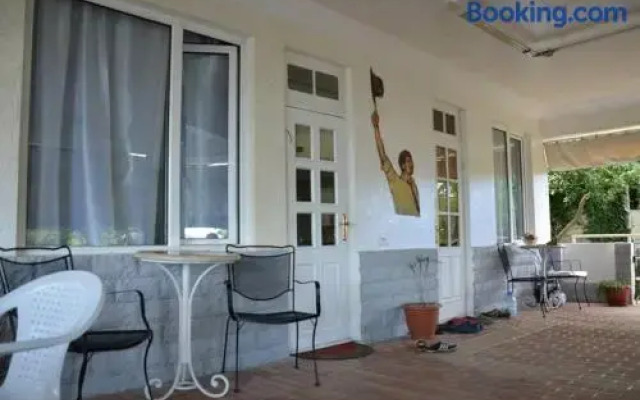 TJ Guest House