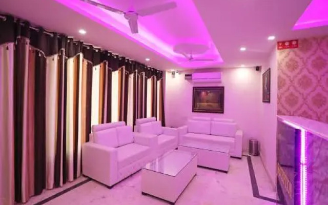 Hotel Qlark by OYO Rooms