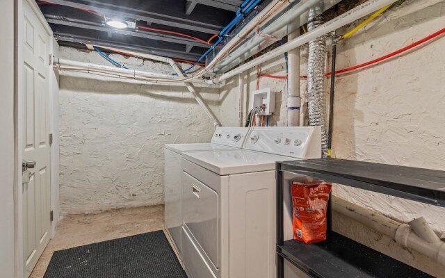 Trendy & Cozy Fishtown Game Room