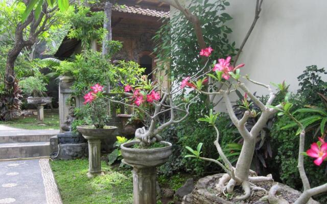 Galang Kangin Bungalows