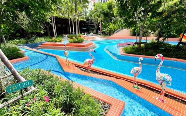 La habana 54 with large balcony and pool view!