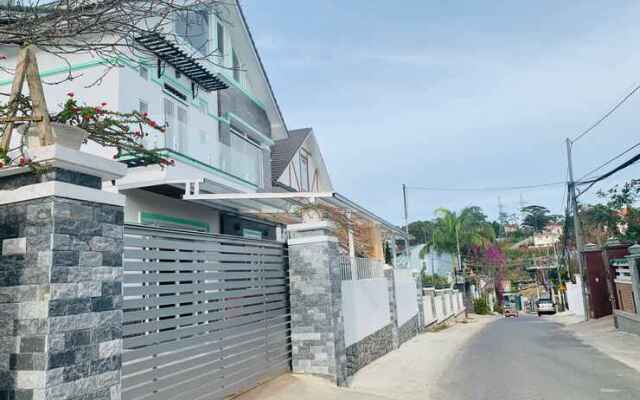 Zodiac House