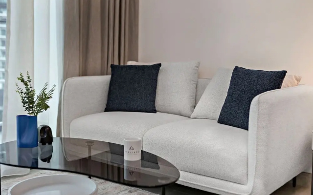 Modern Studio at Paragon