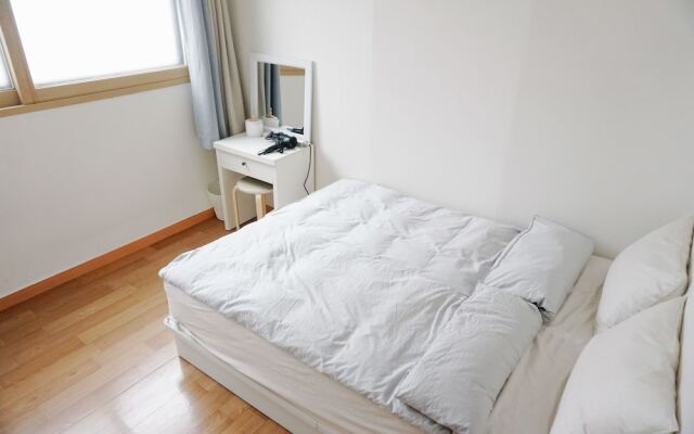 Hongdae One House Quad Room