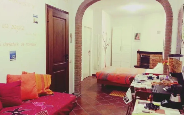 B&B La Donna Con La Valigia