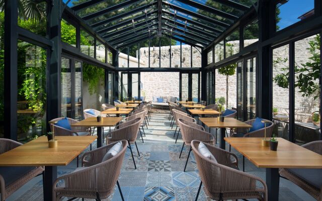 Almayer Art & Heritage Adults Only Hotel & Dépendance Rooms